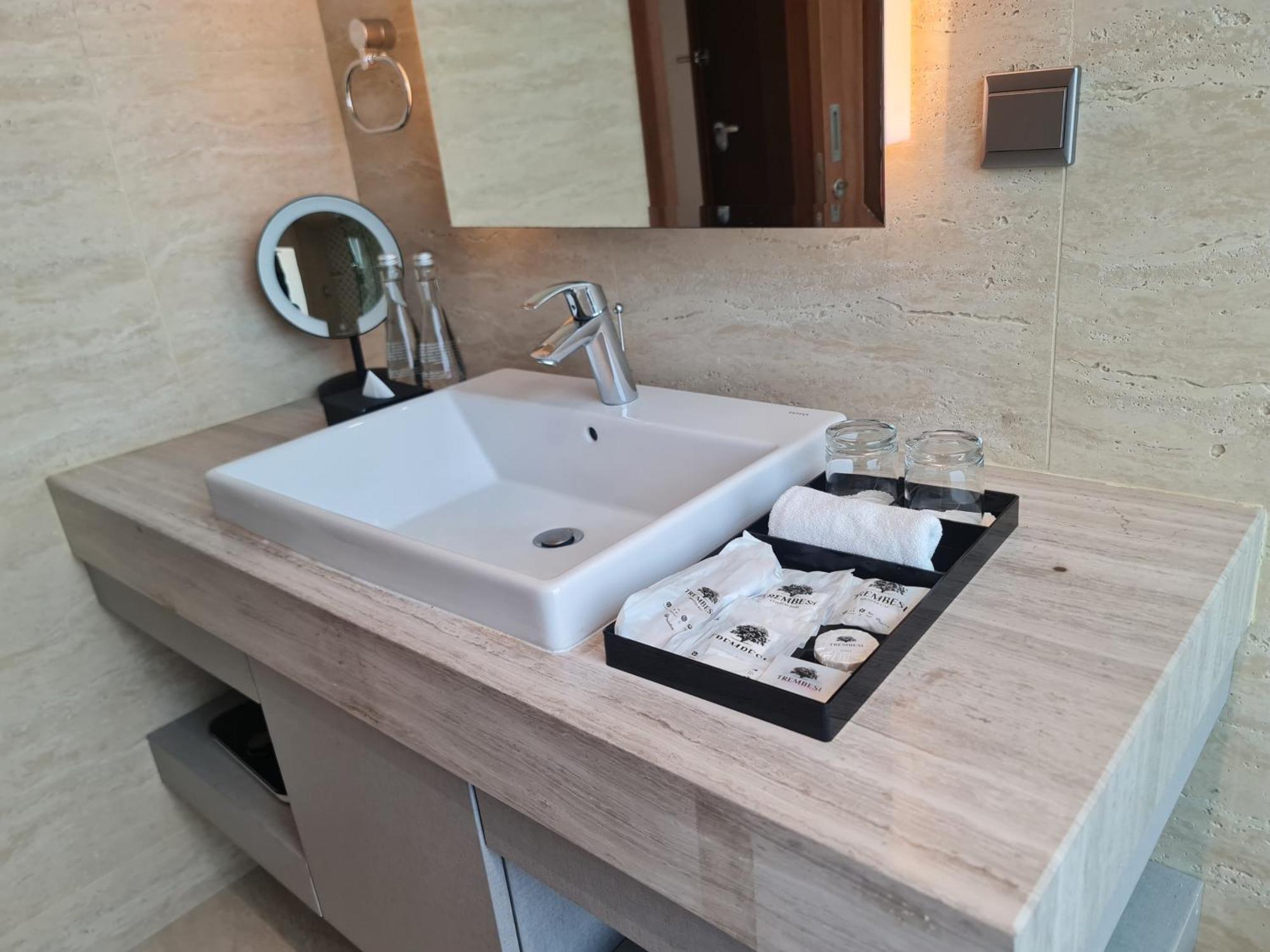 סרפונג Trembesi Hotel מראה חיצוני תמונה